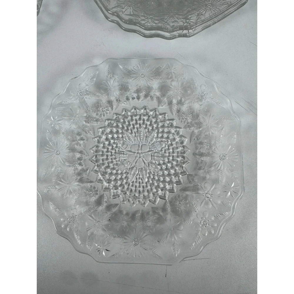 Vintage Clear Pressed Glass Floral Starburst Scalloped 6 Inch Plates Set of 4